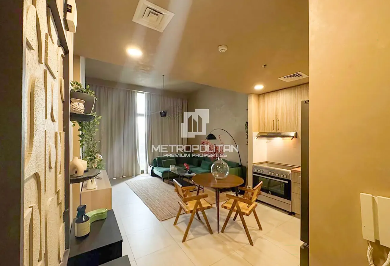 Premium Furnishing | Bright | Spacious Layout