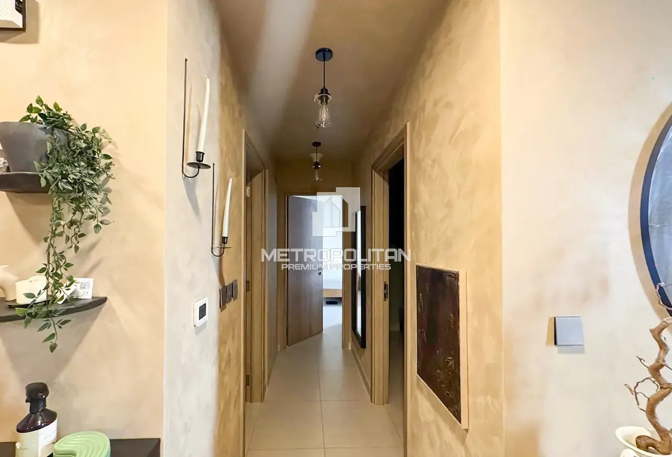 Premium Furnishing | Bright | Spacious Layout