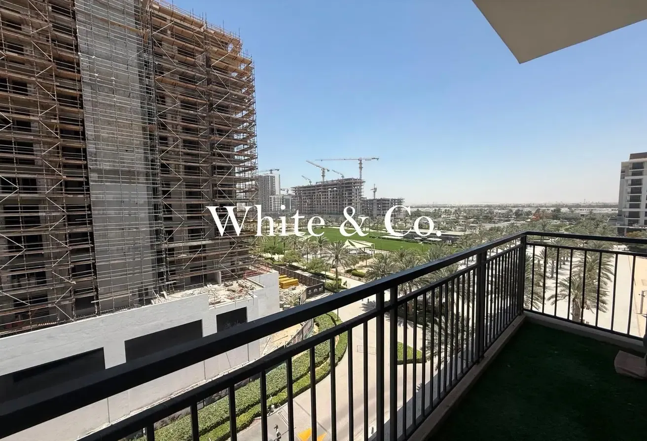 Spacious Unit | Mid Floor |  Furnished