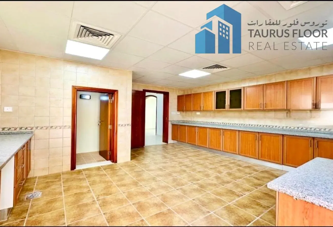 Spacious 3BHK Villa |Maid’s Room |Prime Location