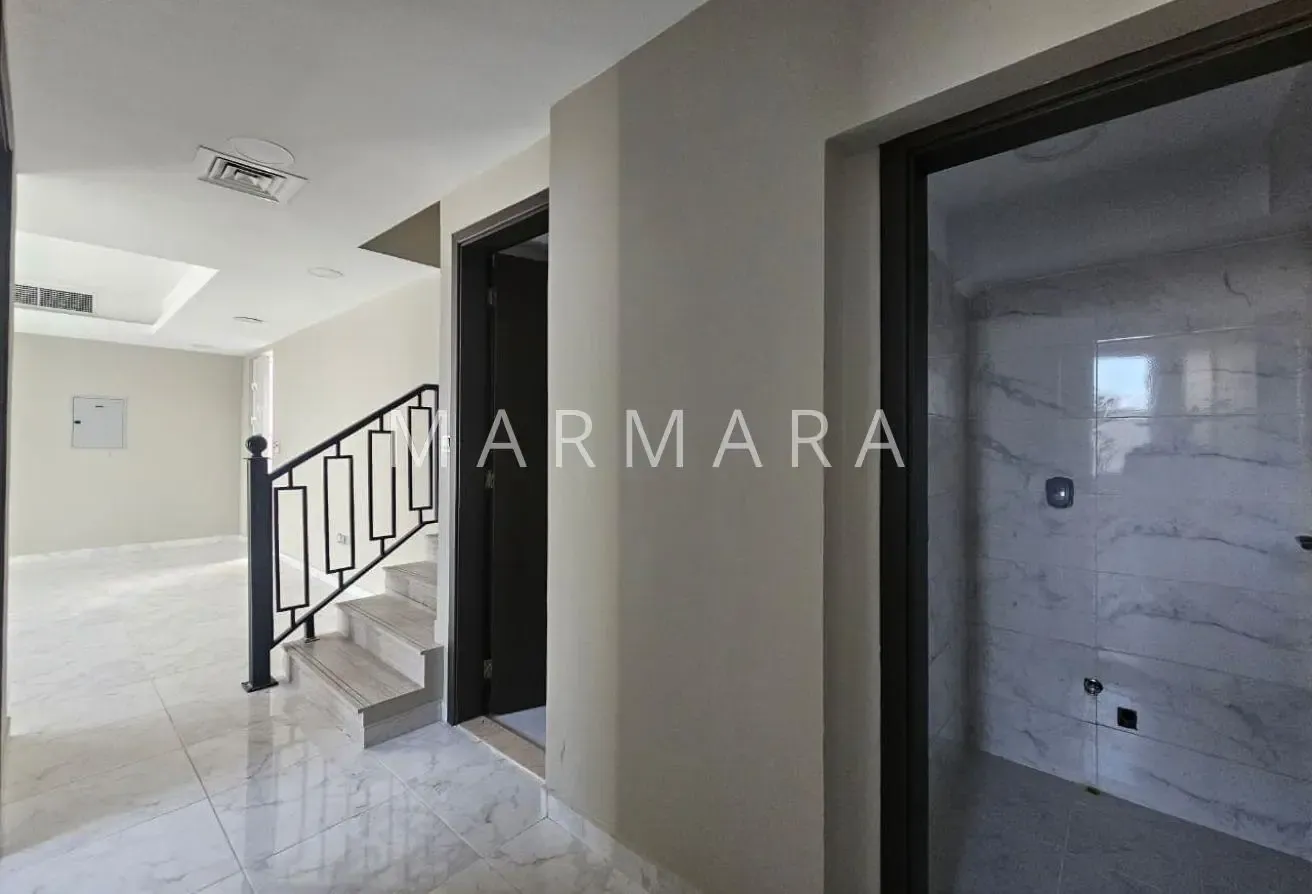 Cozy 3BR Gated Townhouse | Well Maintained |Vacant
