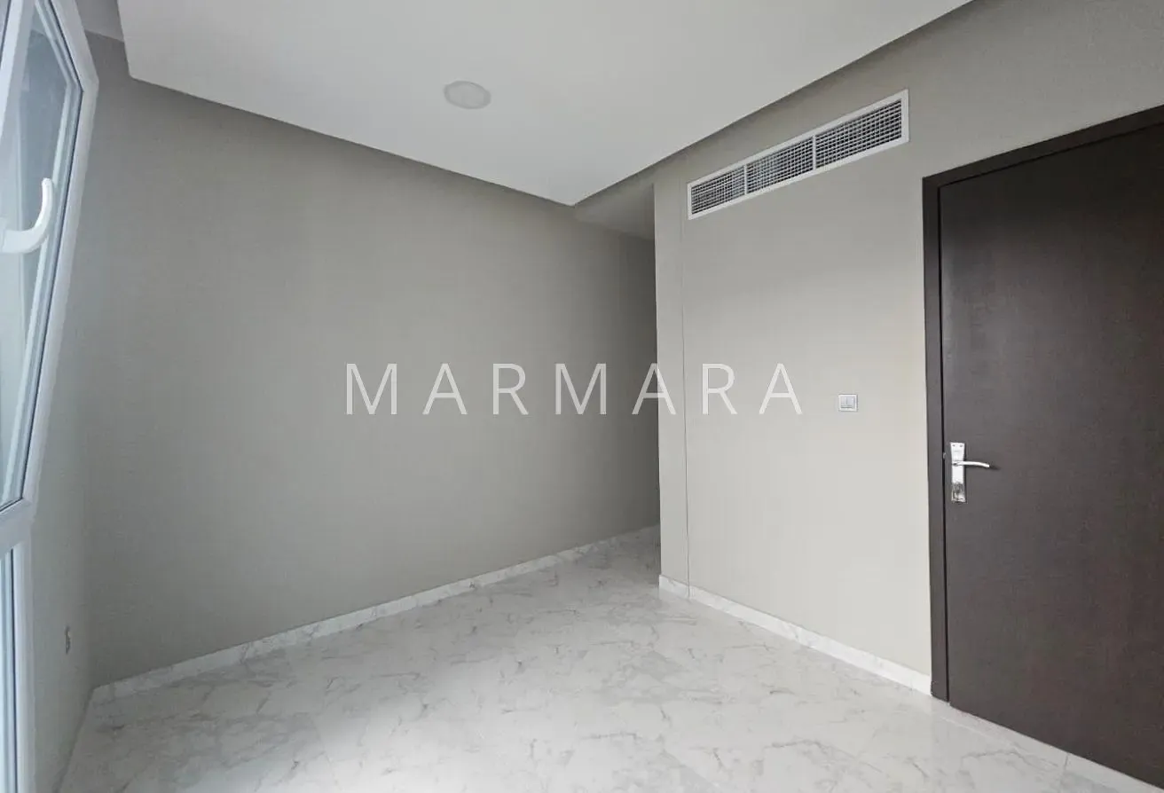 Cozy 3BR Gated Townhouse | Well Maintained |Vacant