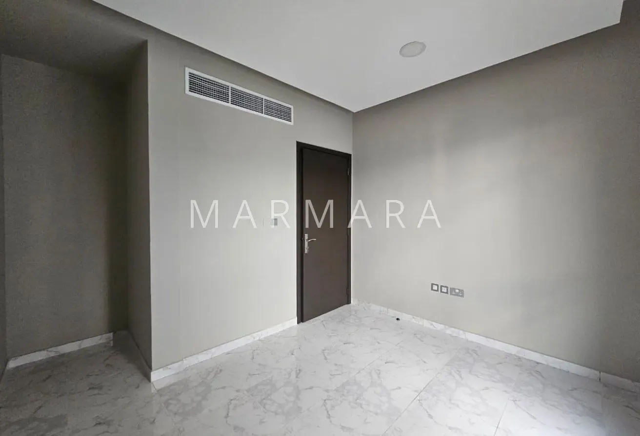 Cozy 3BR Gated Townhouse | Well Maintained |Vacant