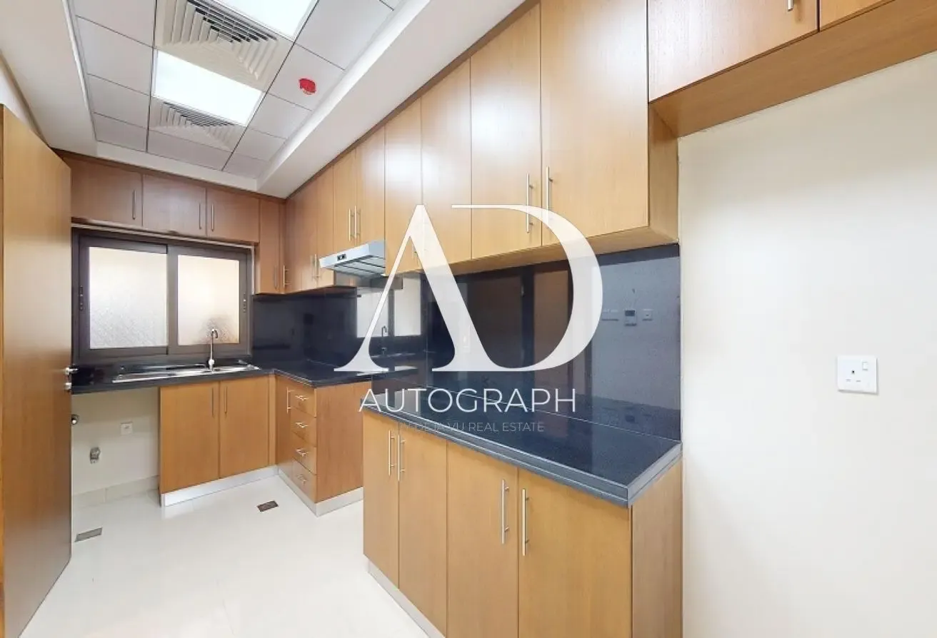 Spacious 3 BR+M Villa Upgraded | Prime Location