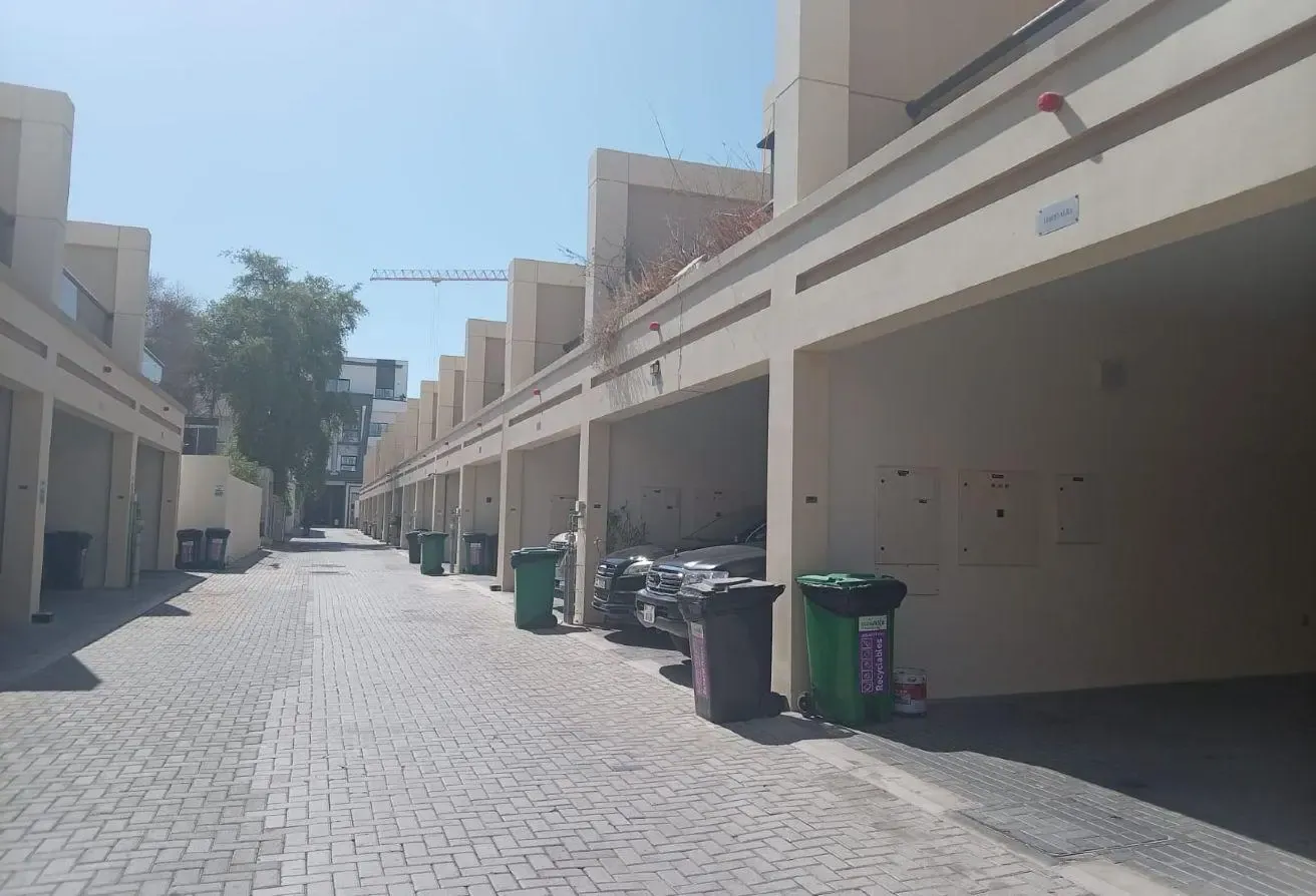 Spacious 3BR Villa with Garden in Al Badaa