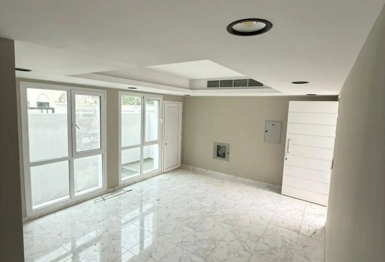 Spacious Villa | 2 Storey | Maid Room | brand new