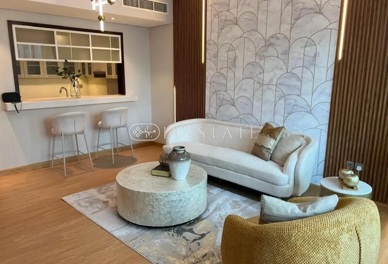 Upgraded | Middle Floor | Rare Large Layout