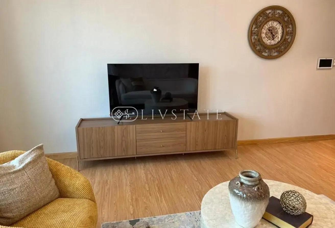 Upgraded | Middle Floor | Rare Large Layout