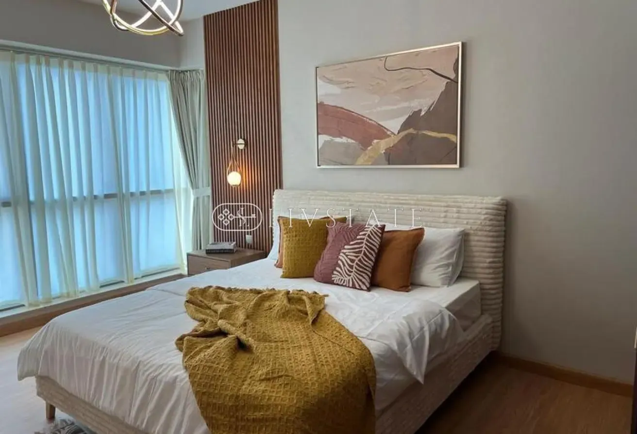 Upgraded | Middle Floor | Rare Large Layout