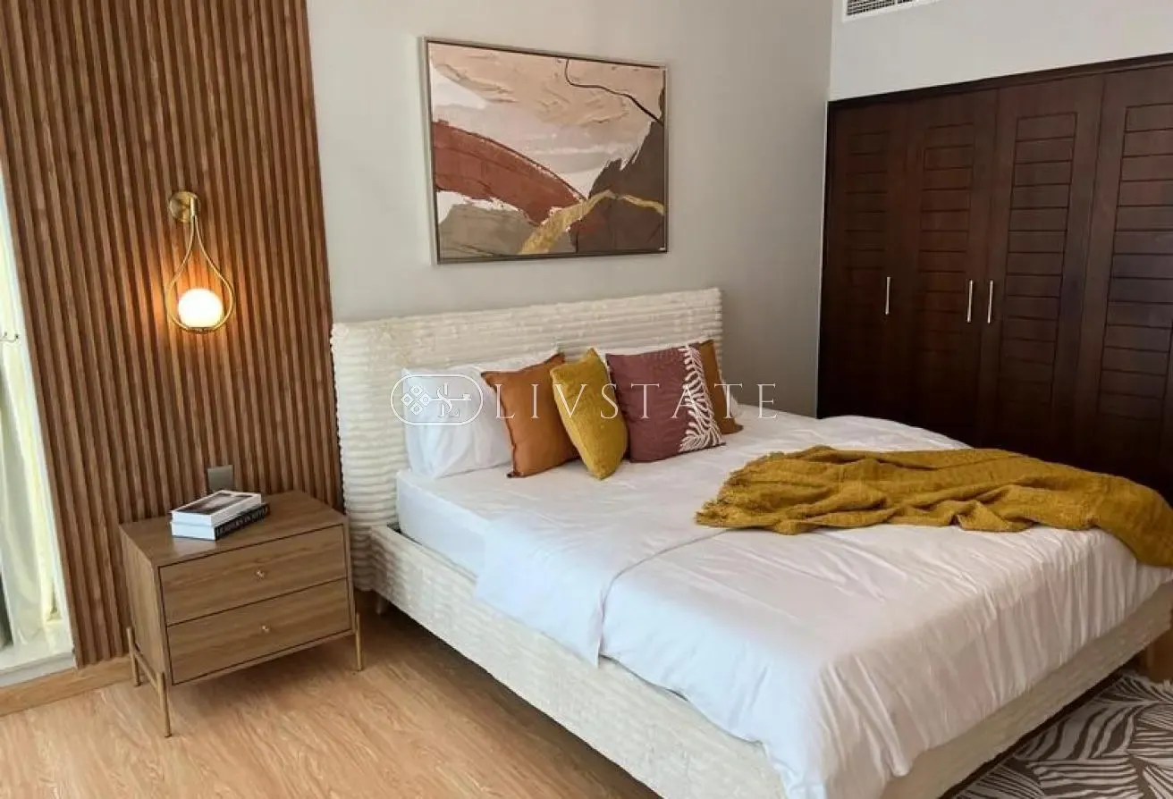 Upgraded | Middle Floor | Rare Large Layout