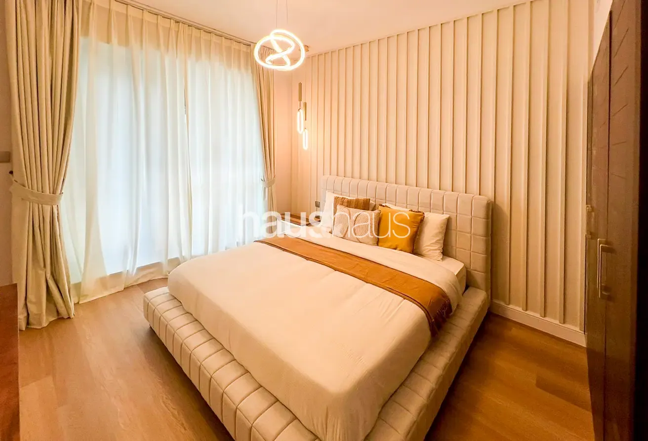 12 Cheques | Beautiful Interior | Spacious Layout