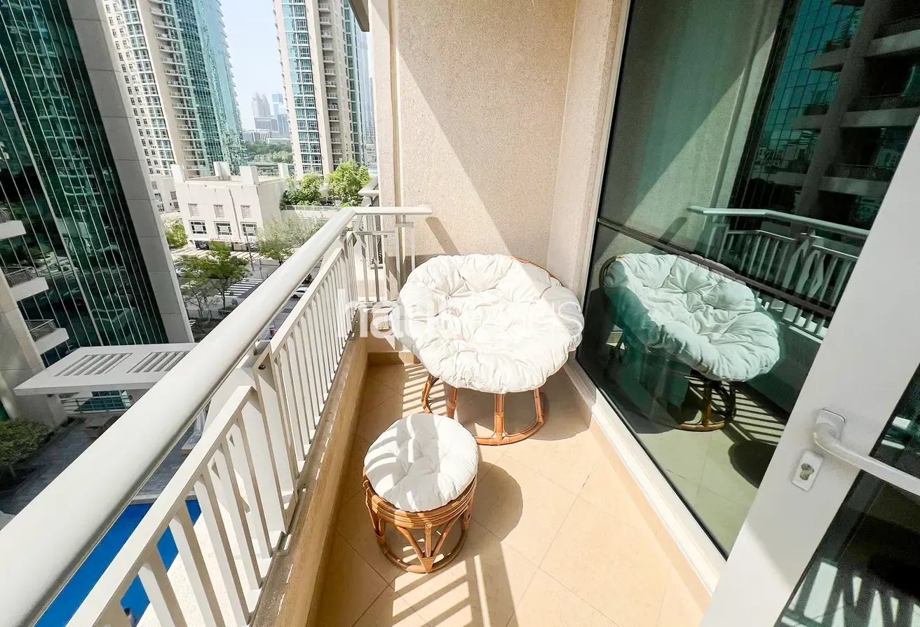 12 Cheques | Beautiful Interior | Spacious Layout