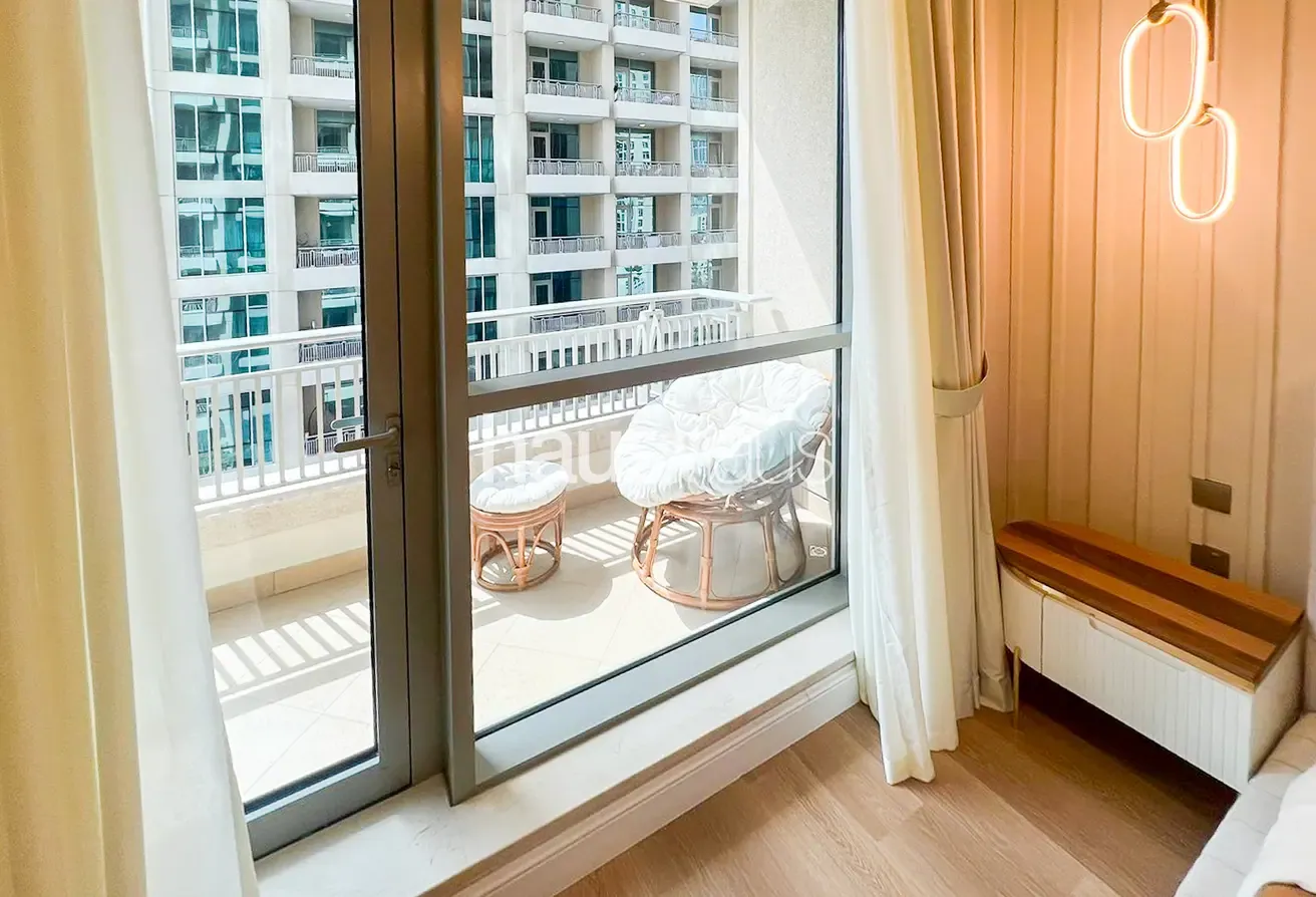 12 Cheques | Beautiful Interior | Spacious Layout
