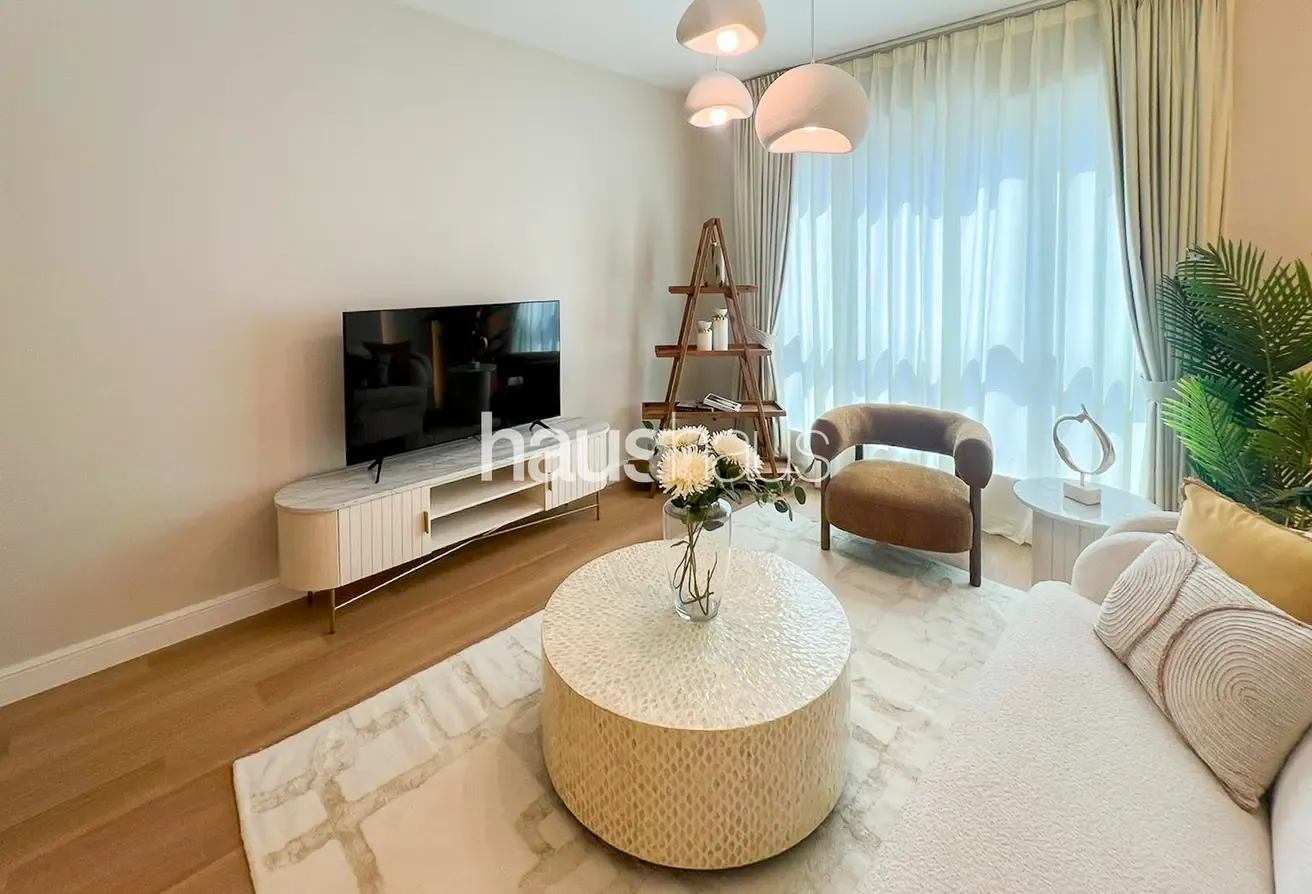 12 Cheques | Beautiful Interior | Spacious Layout