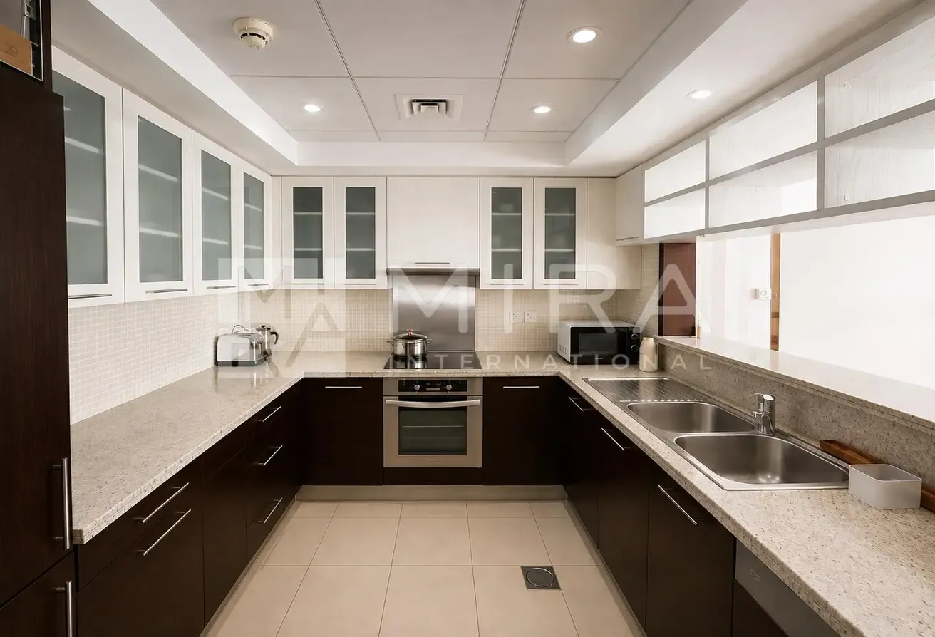 Spacious Living | Burj View | Vacant