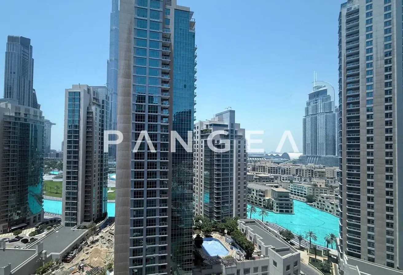 Few minutes to Dubai Mall | Chiller FREE | Balcony