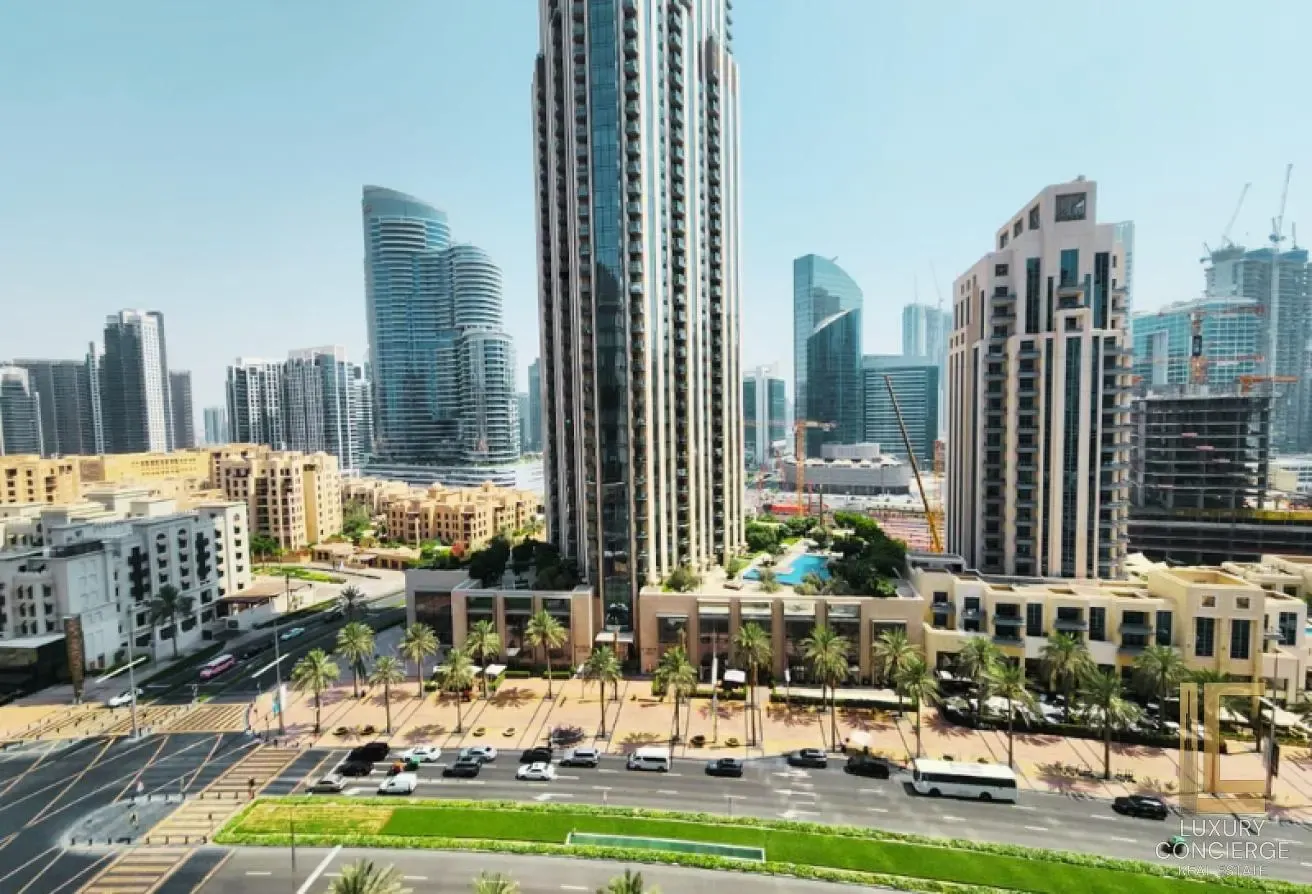 Fully Furnished | Boulevard View | Mid Floor