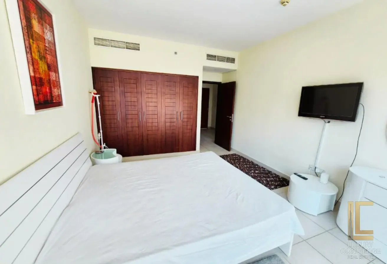 Fully Furnished | Boulevard View  | Mid Floor