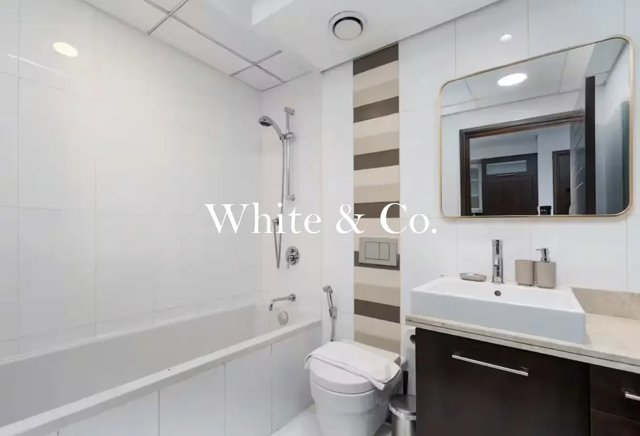 MODERN | BOULEVARD VIEW | SPACIOUS UNIT