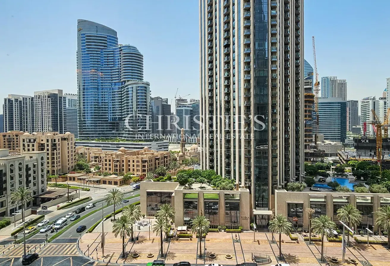 Large 1 BR in BLVD CENTRAL I Furnished I 6 cheques