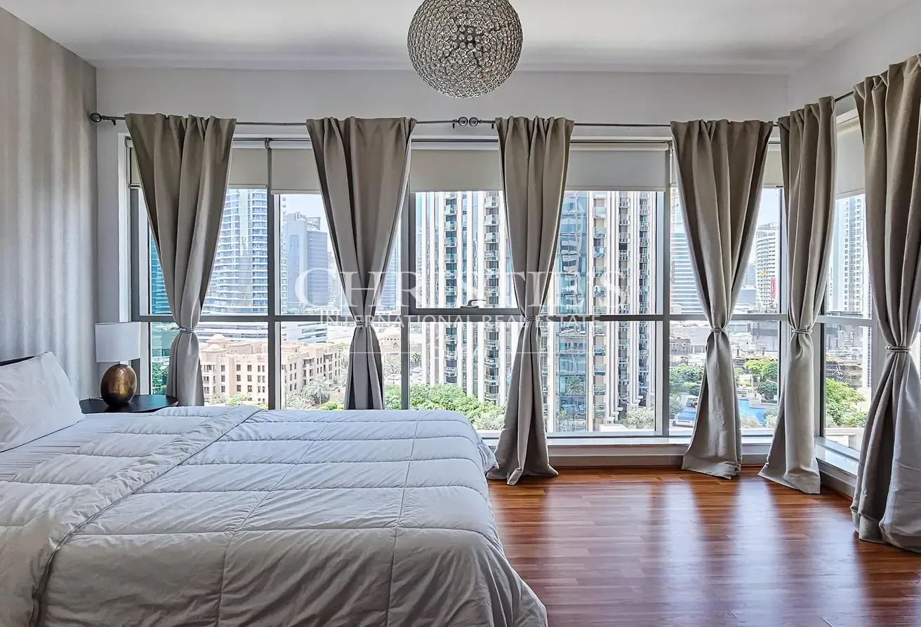 Large 1 BR in BLVD CENTRAL I Furnished I 6 cheques
