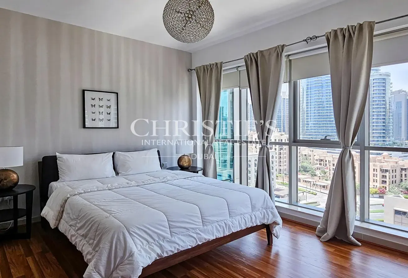 Large 1 BR in BLVD CENTRAL I Furnished I 6 cheques