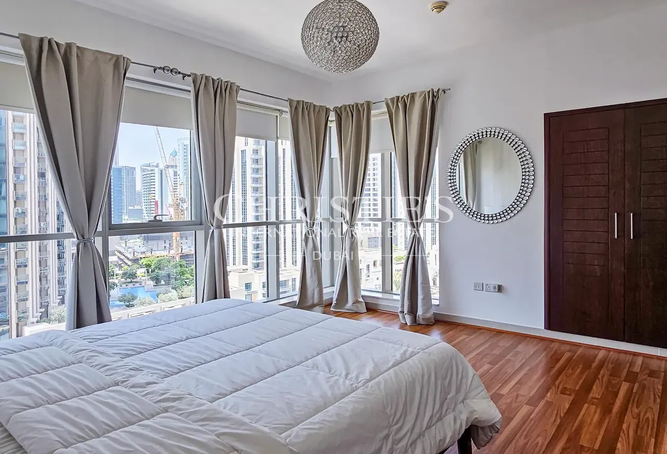 Large 1 BR in BLVD CENTRAL I Furnished I 6 cheques