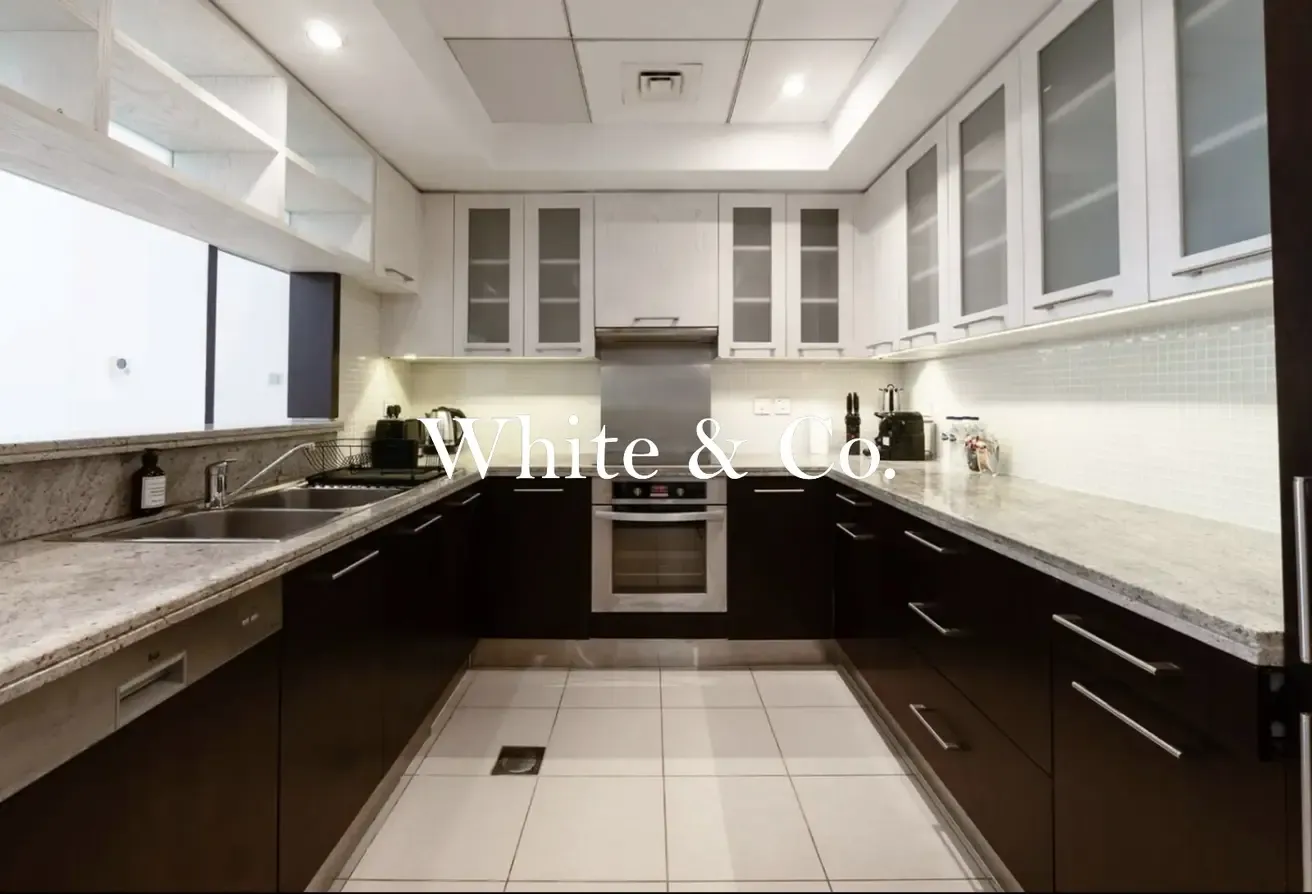 CORNER UNIT | UPGRADED | BOULEVARD VIEW