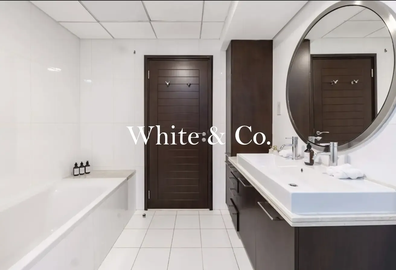 CORNER UNIT | UPGRADED | BOULEVARD VIEW