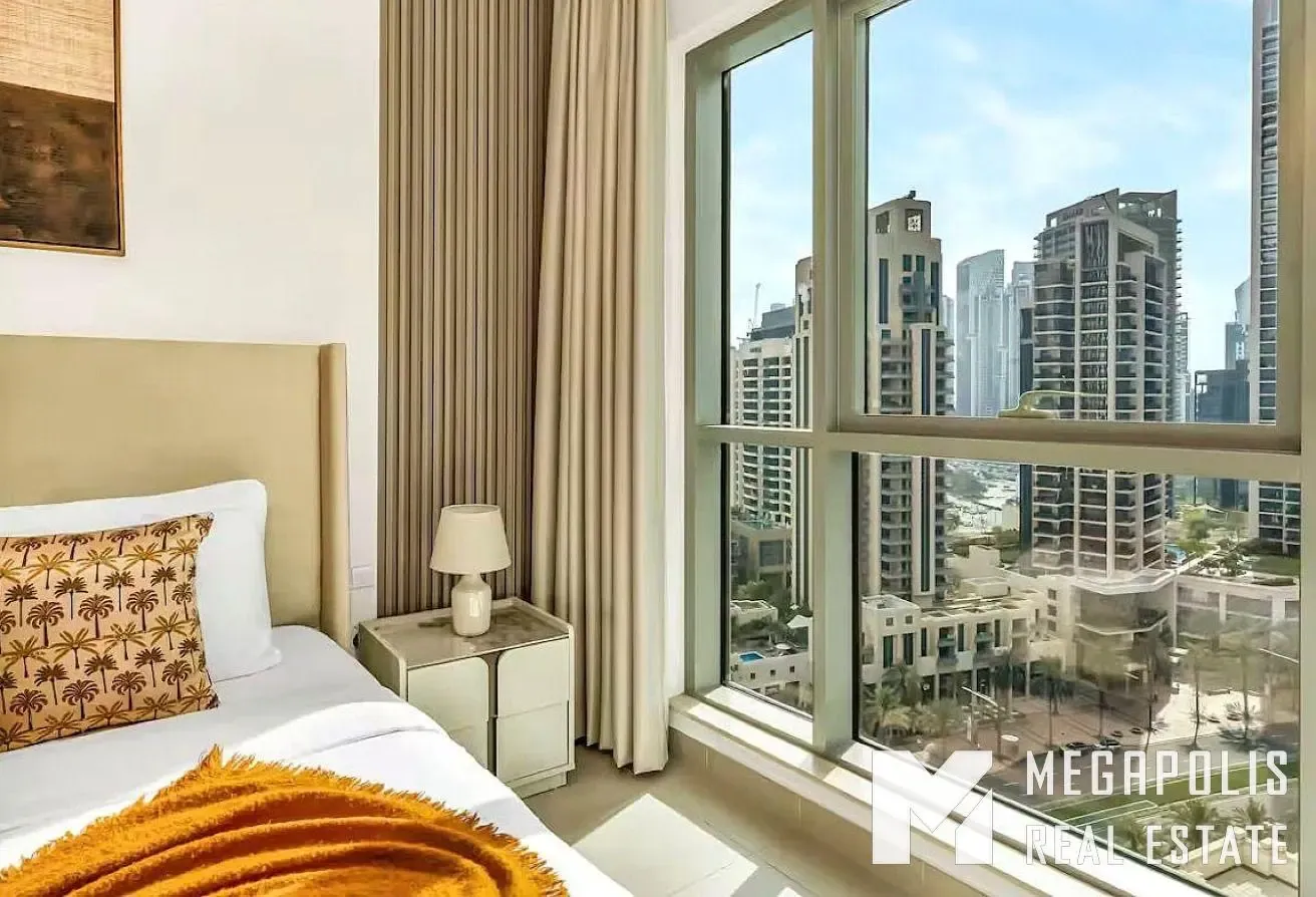 Luxury 2BR | Burj Khalifa View | Vacant Now