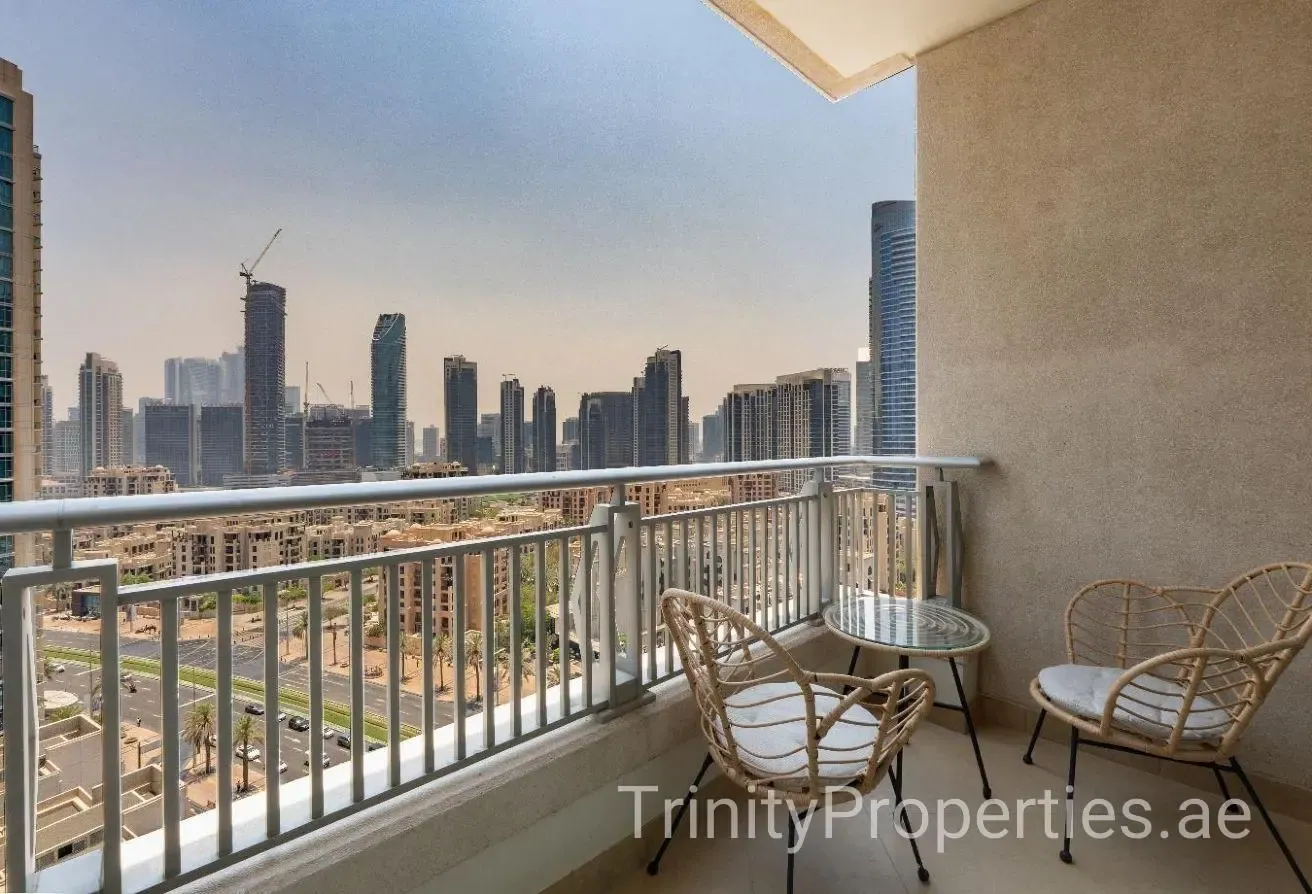 Boulrvard & Fountain Views | Spacious Layout