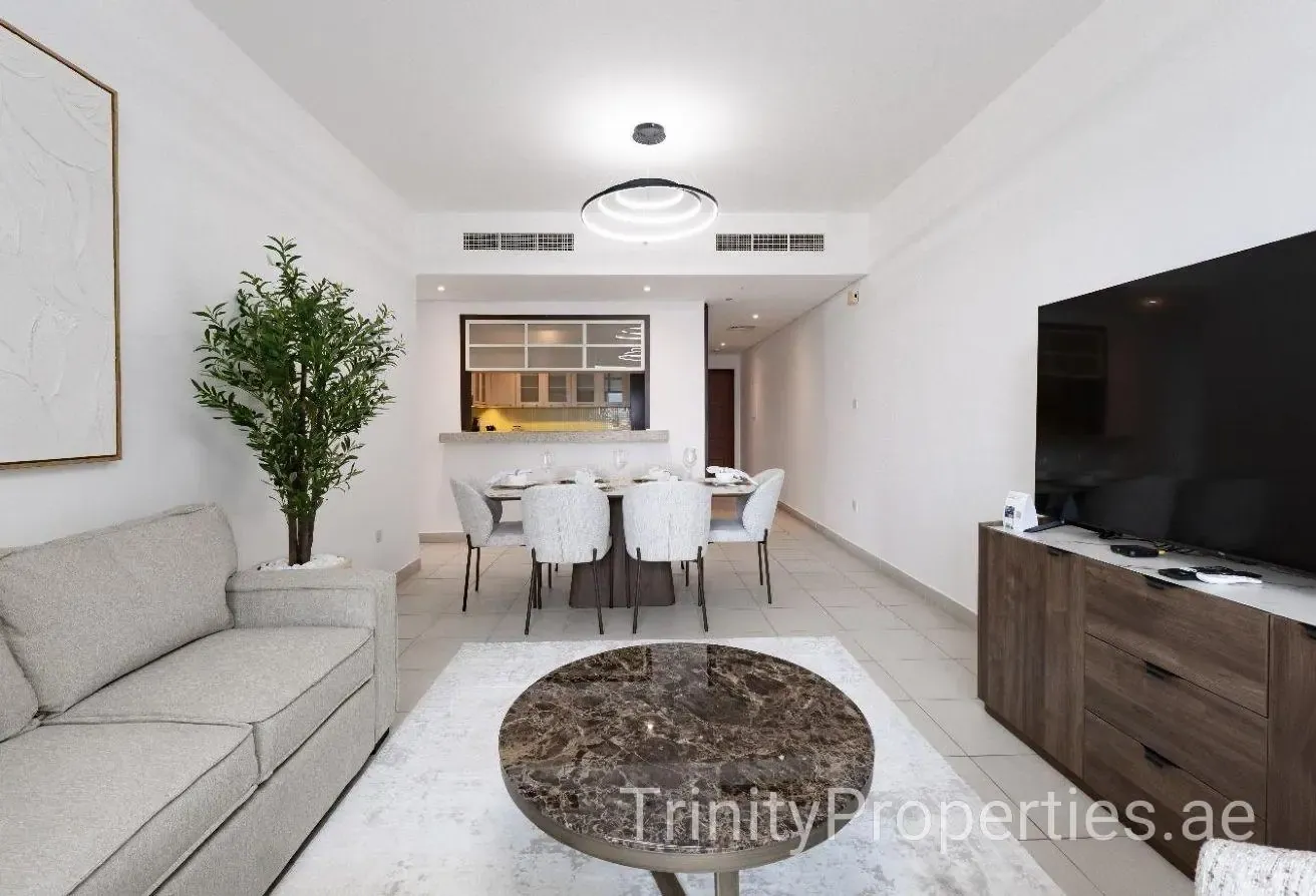 Boulrvard & Fountain Views | Spacious Layout