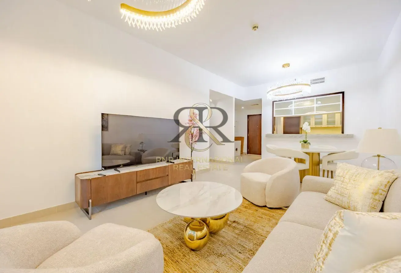 Modern 1BR | Fully Furnished | Pool View