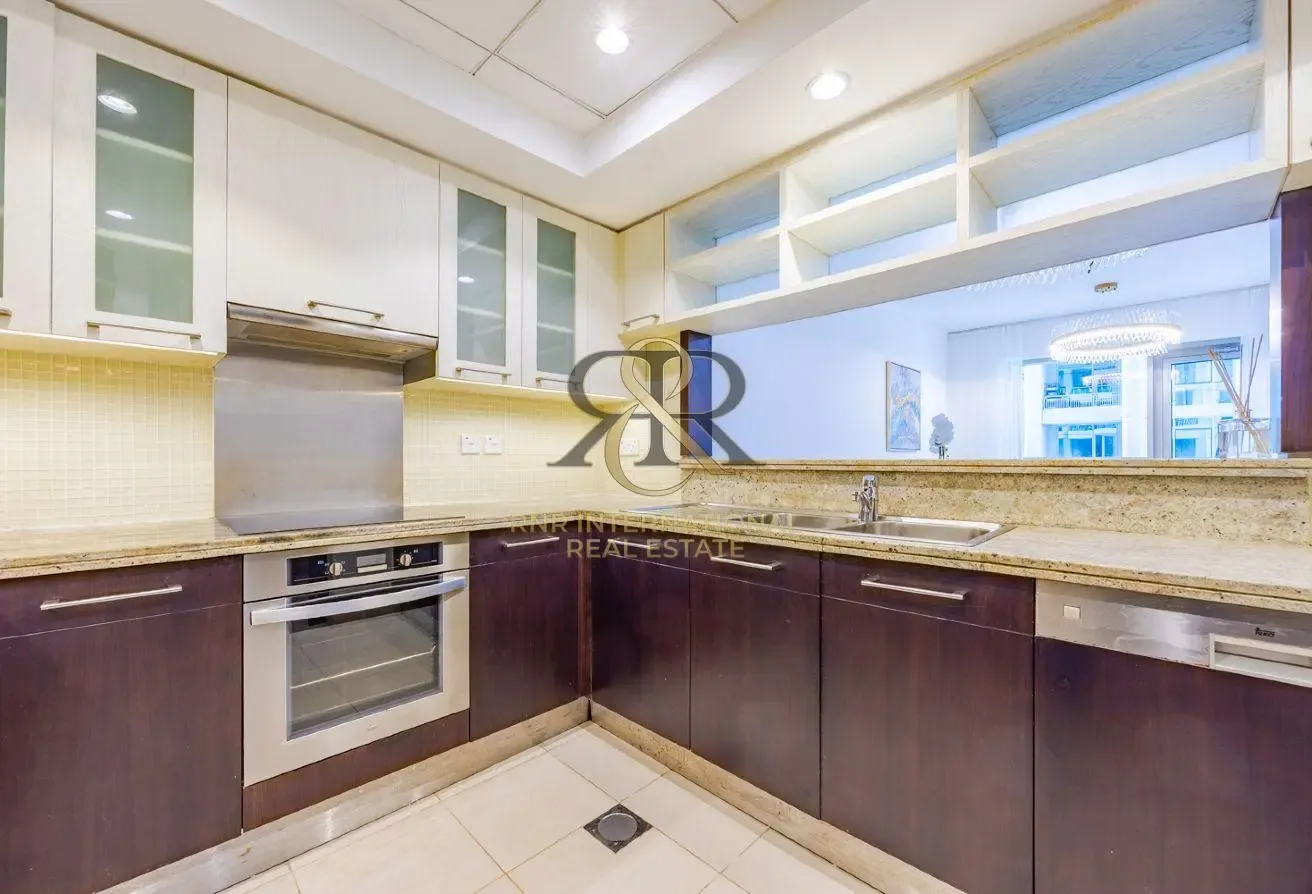Modern 1BR | Fully Furnished | Pool View