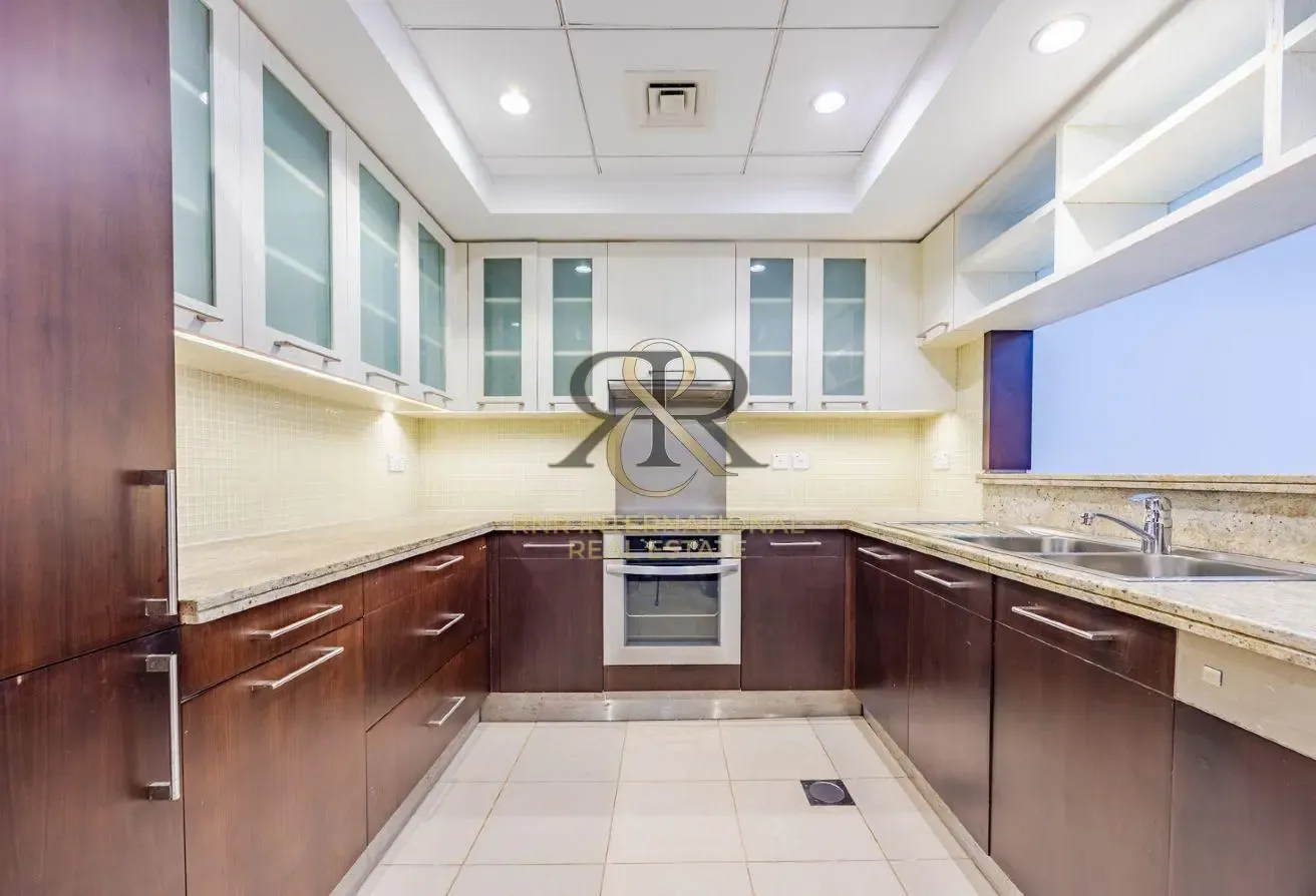 Modern 1BR | Fully Furnished | Pool View