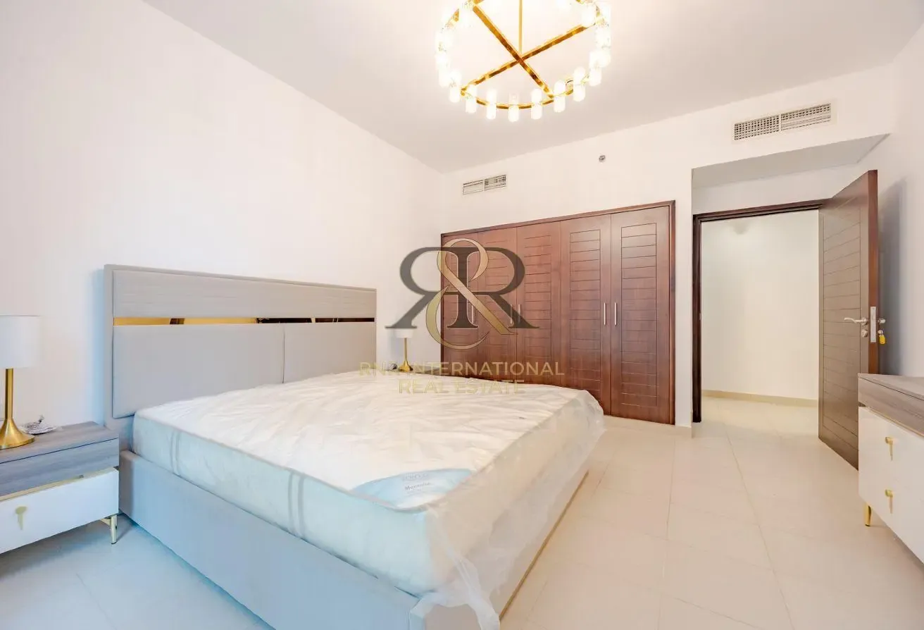 Modern 1BR | Fully Furnished | Pool View