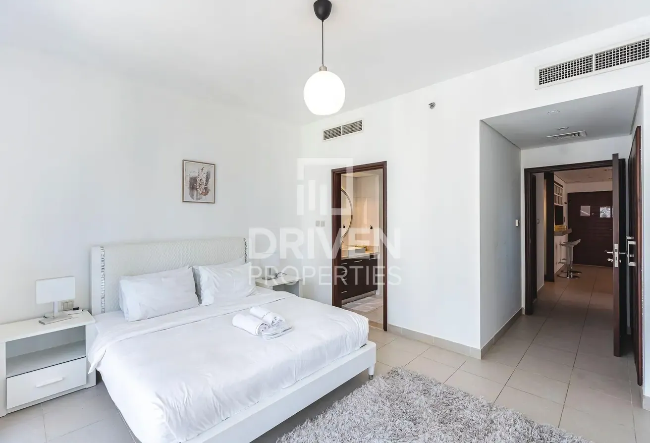 Prime Location | Fully Furnished | Mid Floor