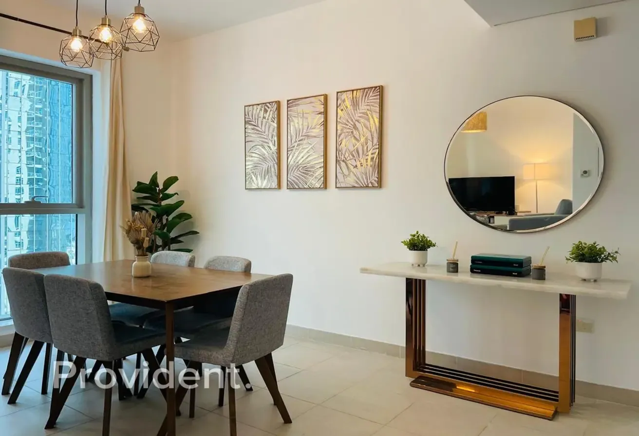 High Floor | Bright Unit | Fully Furnished