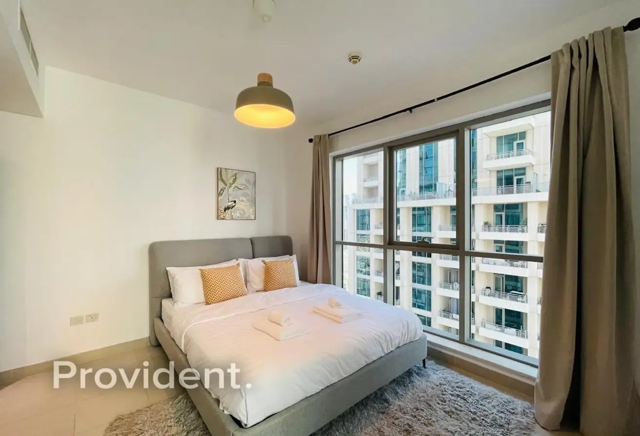 High Floor | Bright Unit | Fully Furnished