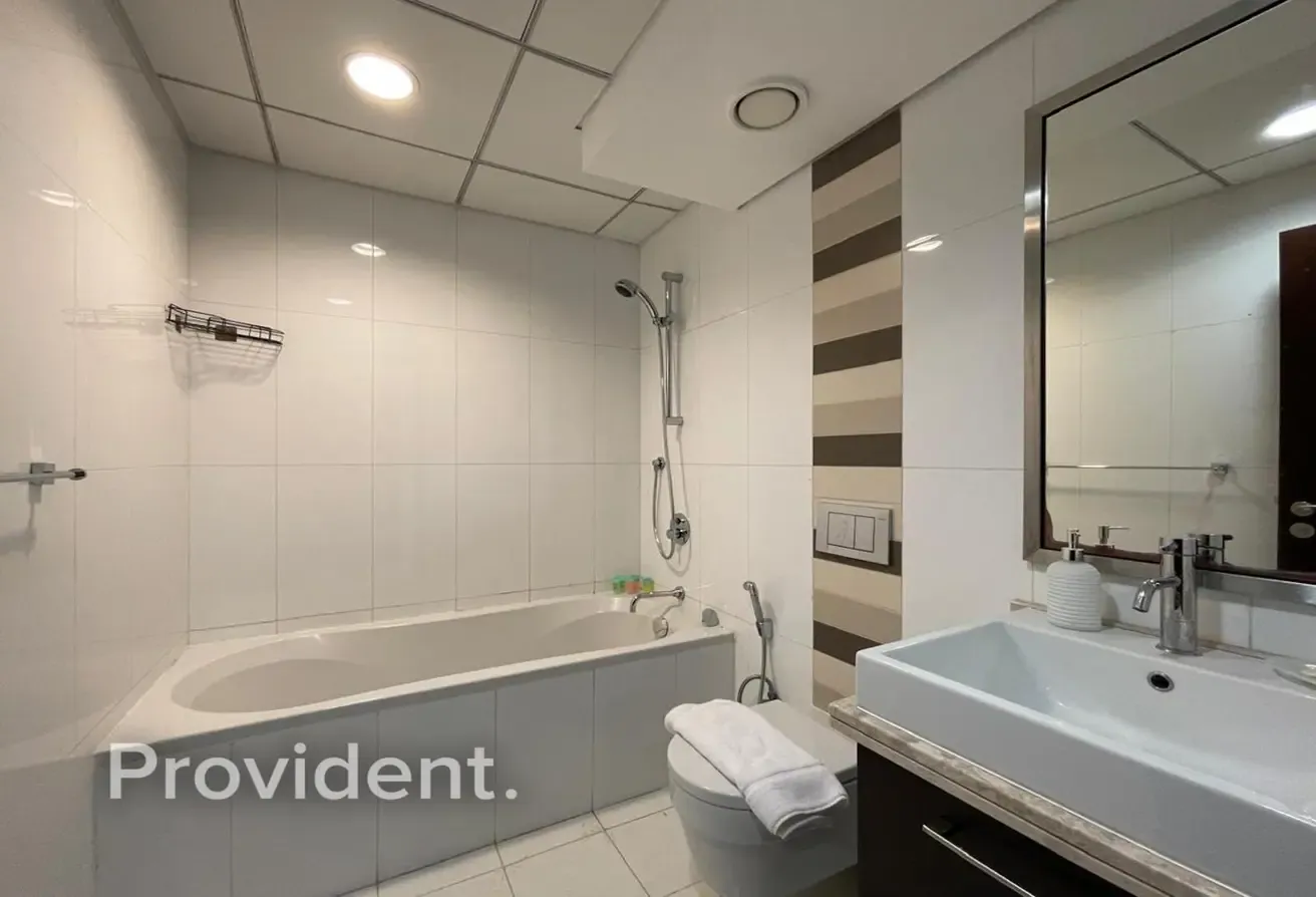 High Floor | Bright Unit | Fully Furnished