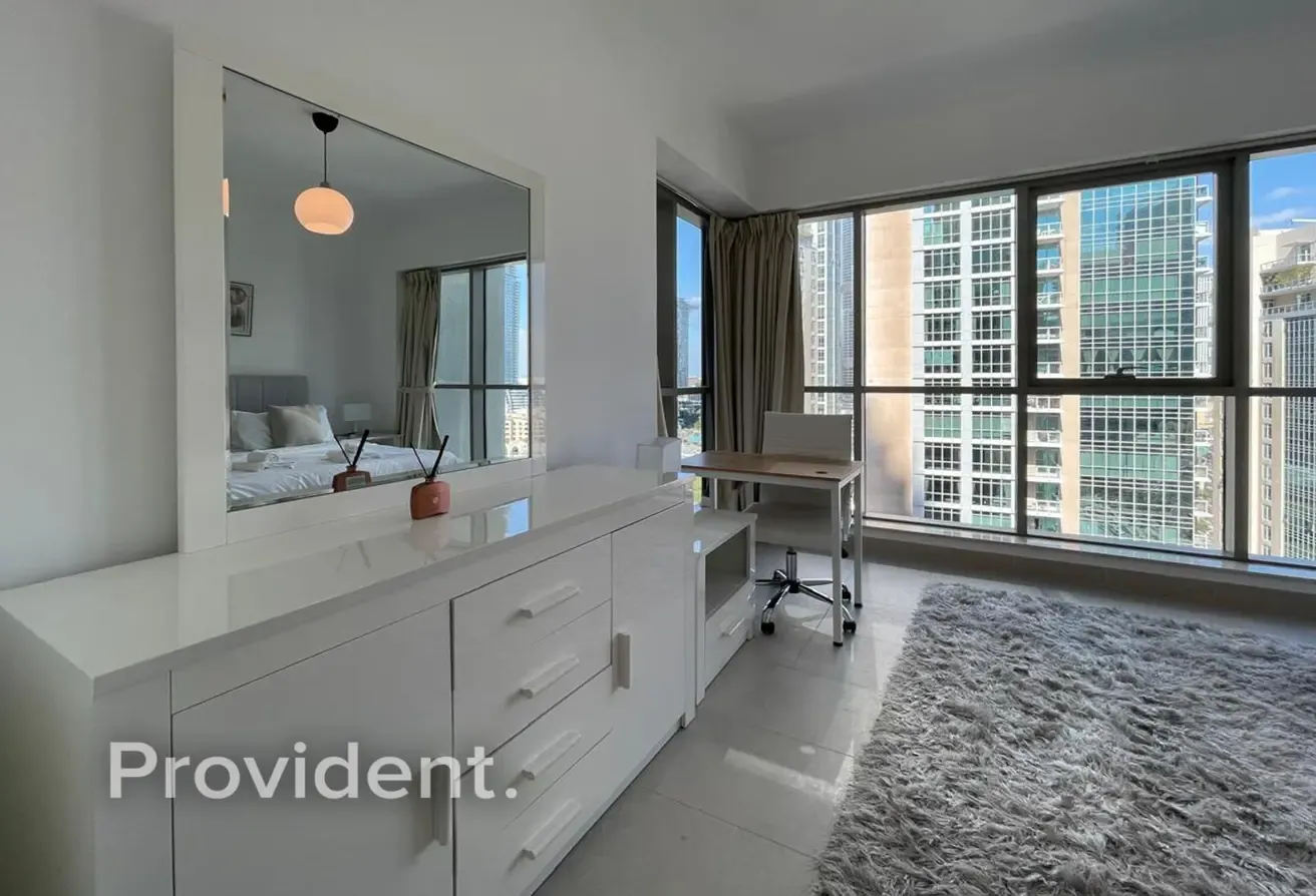 High Floor | Bright Unit | Fully Furnished