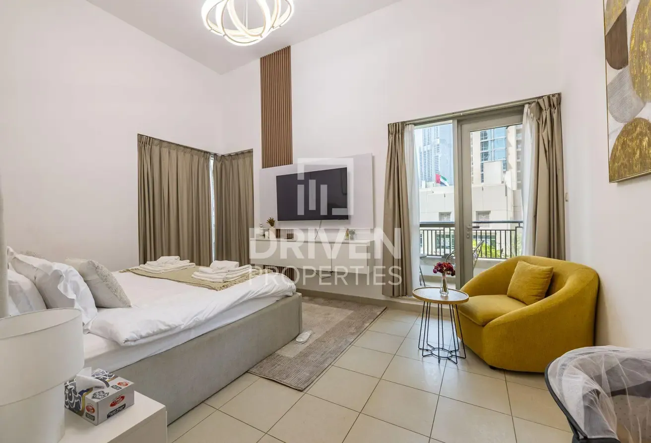 Fully Furnished | Burj View | High Ceilings