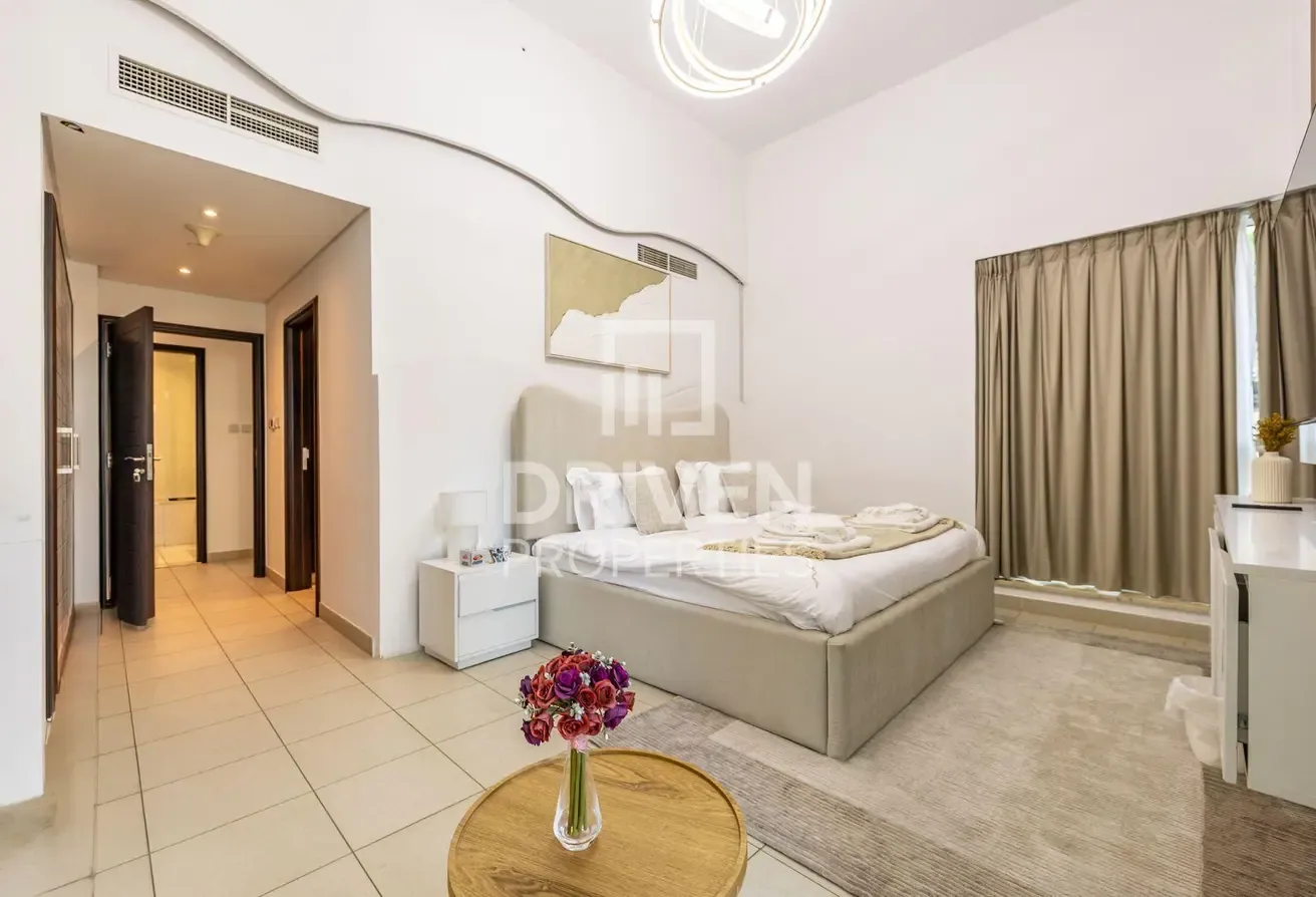 Fully Furnished | Burj View | High Ceilings