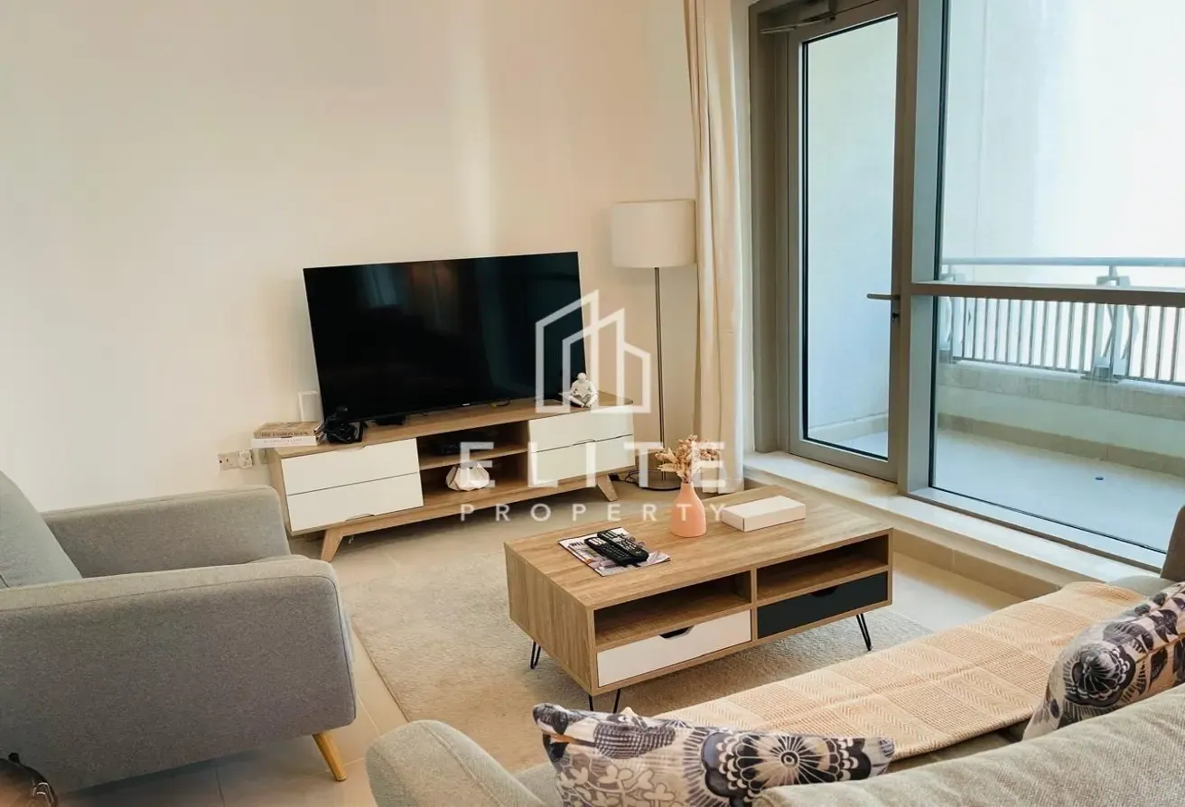 Vacant | Furnished | Bright Unit