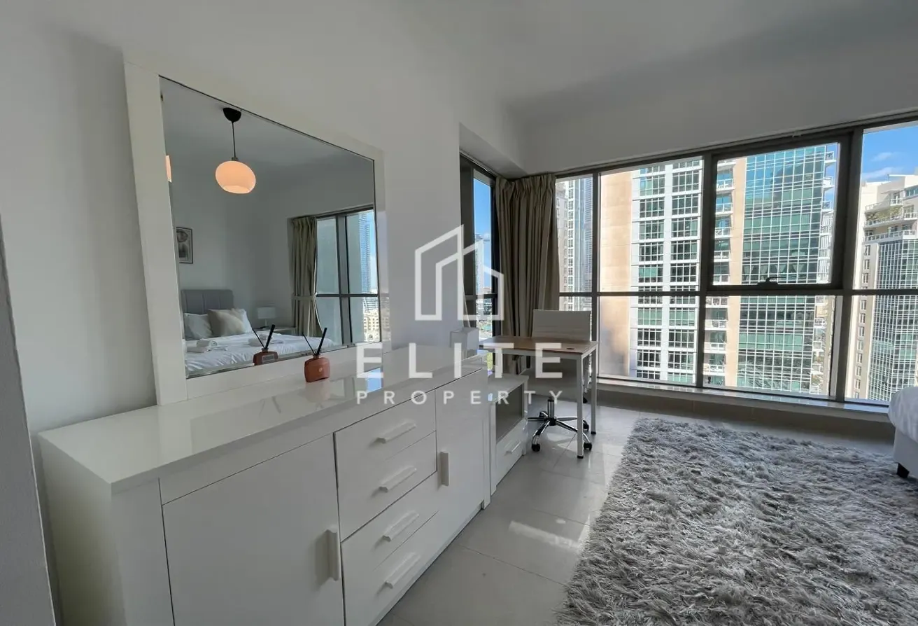 Vacant | Furnished | Bright Unit