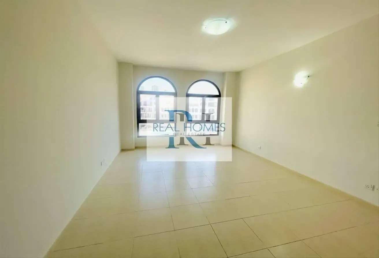 Pool View 2BR | Large Layout | Prime Location