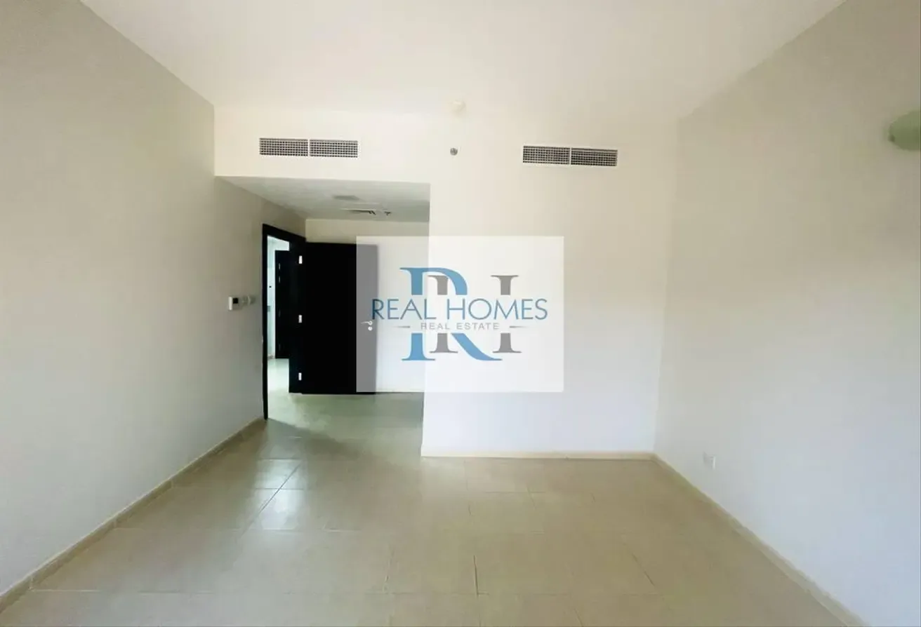 Pool View 2BR | Large Layout | Prime Location