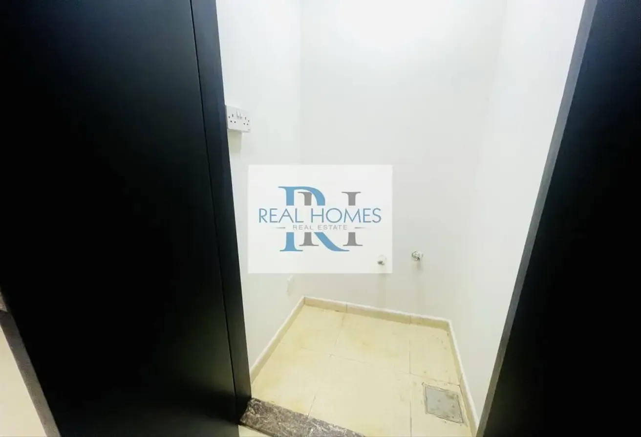 Pool View 2BR | Large Layout | Prime Location