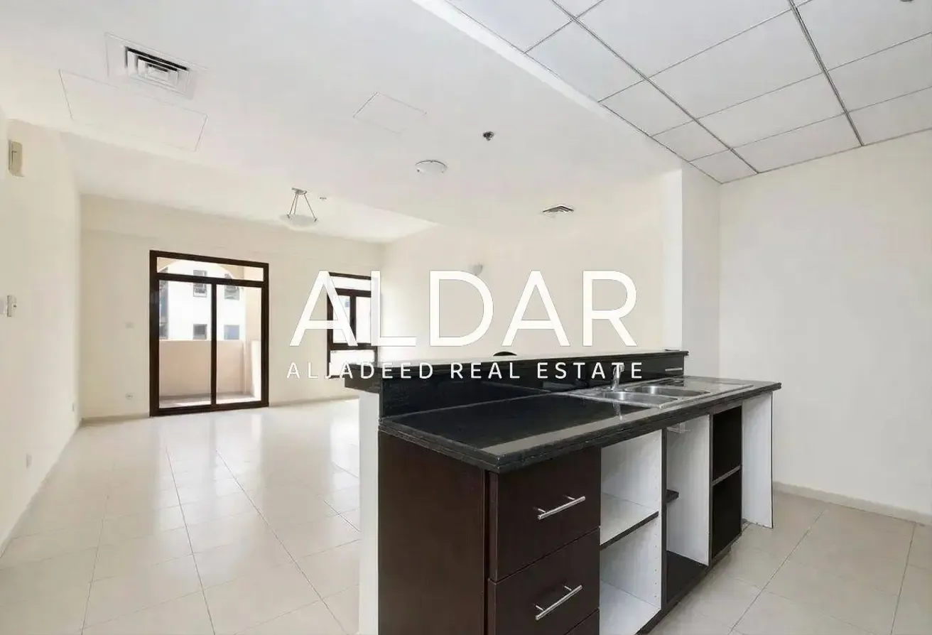 Bright Unit | Big Layout | Near To Mall | Vacant