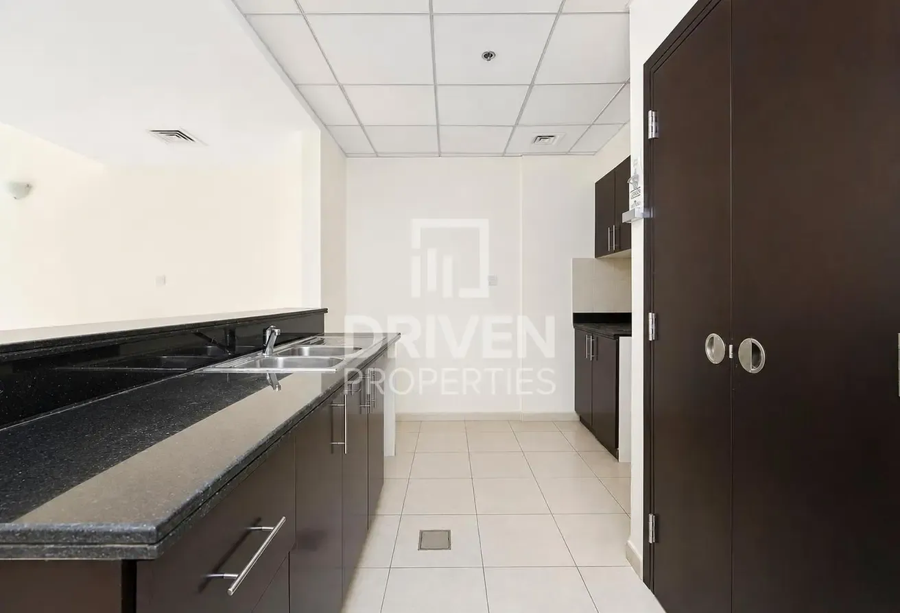 Huge Layout | Laundry Space | Close To Circle Mall